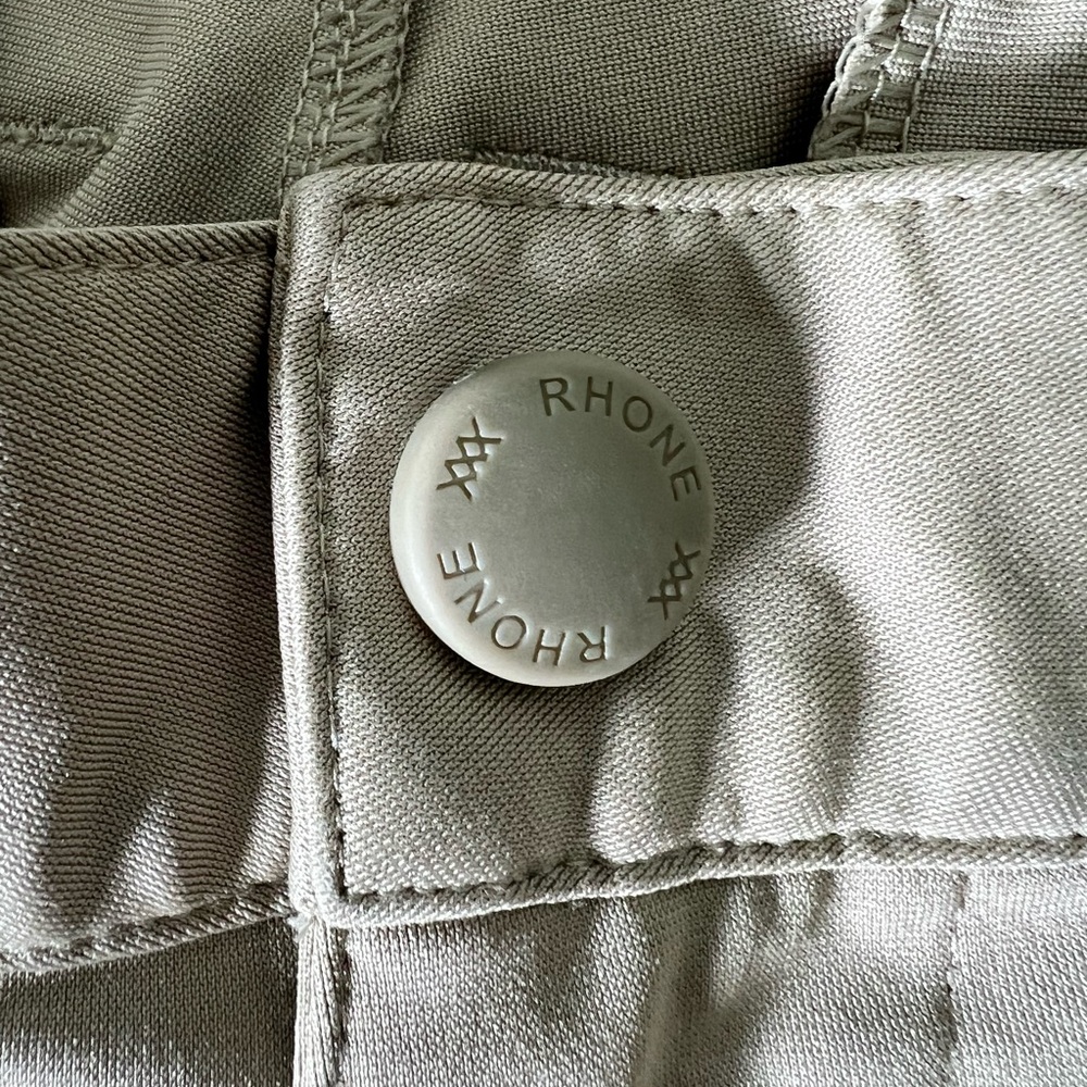 Rhone Men’s 9" Commuter® Shorts Size 34 Tan Khaki Performance Golf Shorts - Picture 7 of 13